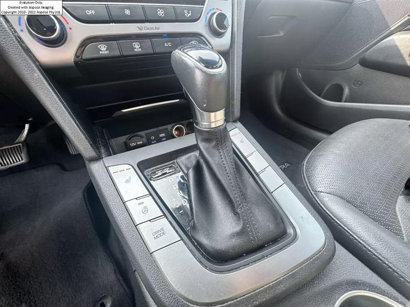 2018
Hyundai
Elantra